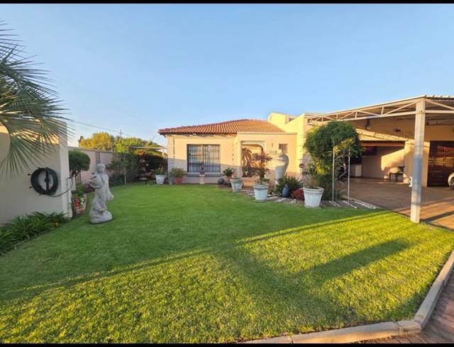 3 BEDROOM TOWNHOUSE FOR SALE IN RIVERSDALE